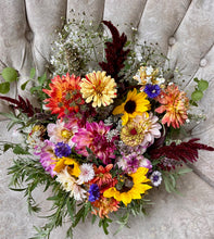 Load image into Gallery viewer, Bouquets, Arrangements & DIY