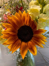 Load image into Gallery viewer, Bouquets, Arrangements & DIY