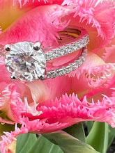 Load image into Gallery viewer, Bouquets, Arrangements & DIY